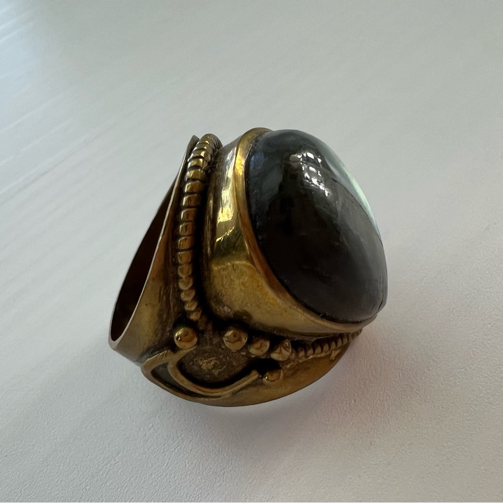 Gold Stone Fashion Ring